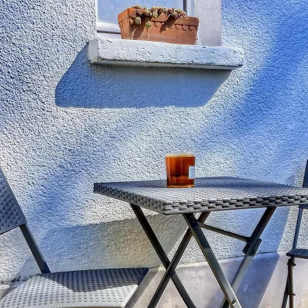 Milpau 1 - Modernes Mit Privater Terrasse & Queensize-bett