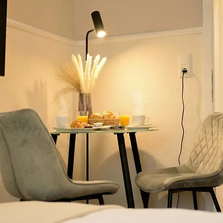 Apartment Milpau 1 - Modernes Mit Privater Terrasse & Queensize-bett Wuppertal