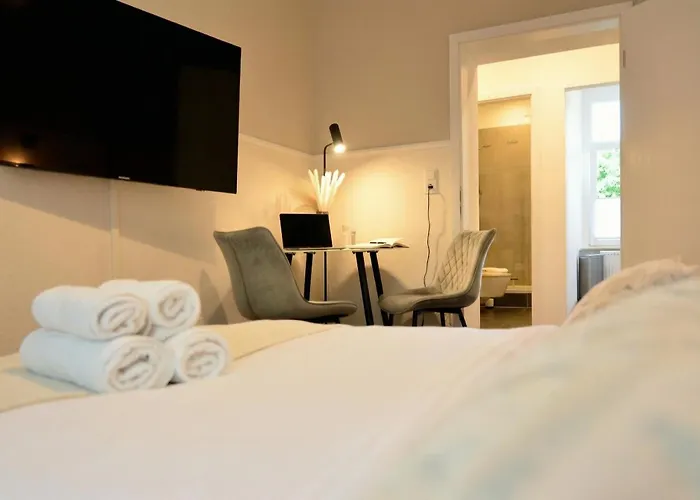 Milpau 1 - Modernes Mit Privater Terrasse & Queensize-bett