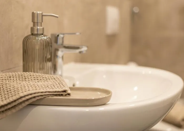 Lejlighed Milpau 1 - Modernes Mit Privater Terrasse & Queensize-bett *